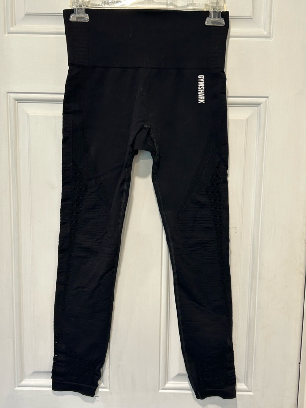 Gymshark Women’s Black Energy Seamless Cropped Leggings Eyelet Activewear